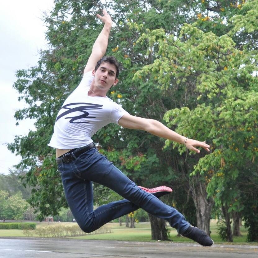 472521853869496g (831&times;831)