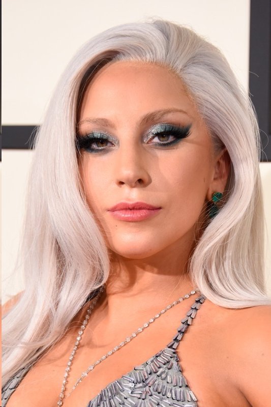 51gaga_glamourosa_grammys_2015.jpg (533&times;800)
