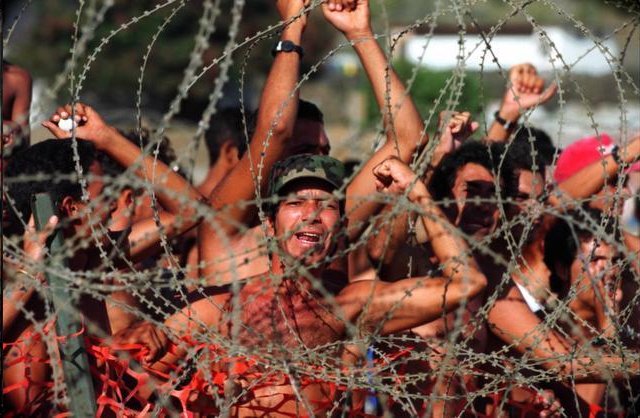 balseros_en_guantanamo_verano__1994.jpg (640×418)